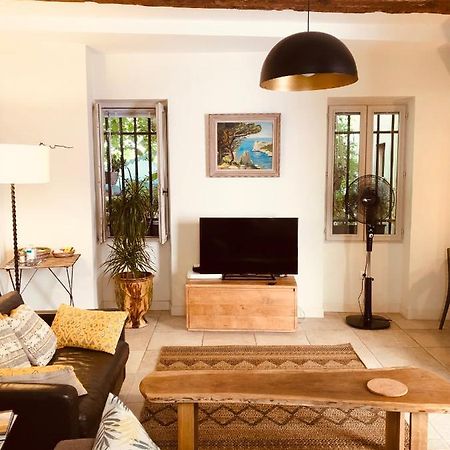 Sous le Clocher Marseilles Exterior foto