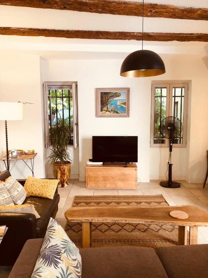 Sous le Clocher Marseilles Exterior foto